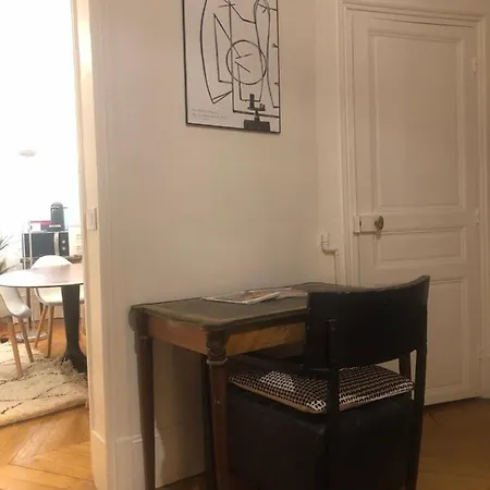 Cosy 2 50m2 Parisian Classic Flat - Passy, 16th Arrondissement, Near Eiffel Tower Διαμέρισμα *