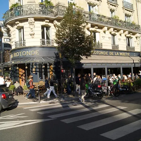 Cosy 2 50m2 Parisian Classic Flat - Passy, 16th Arrondissement, Near Eiffel Tower