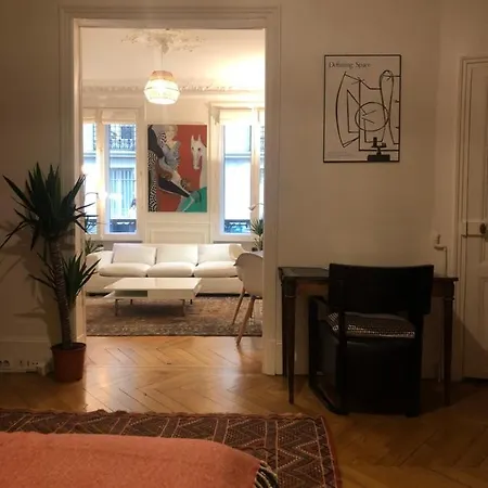 Apartment Cosy 2 50m2 Parisian Classic Flat - Passy, 16th Arrondissement, Near Eiffel Tower Paris