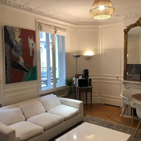Apartment Cosy 2 50m2 Parisian Classic Flat - Passy, 16th Arrondissement, Near Eiffel Tower