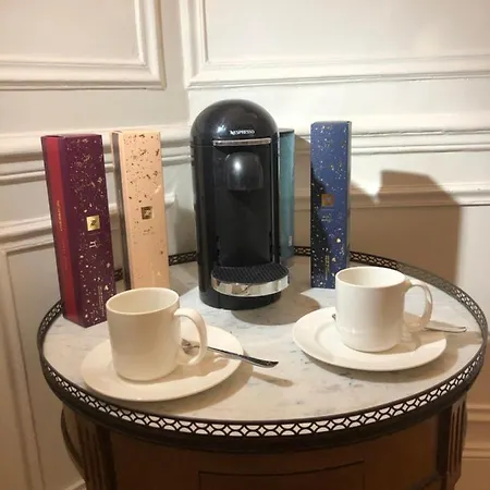 Apartment Cosy 2 50m2 Parisian Classic Flat - Passy, 16th Arrondissement, Near Eiffel Tower