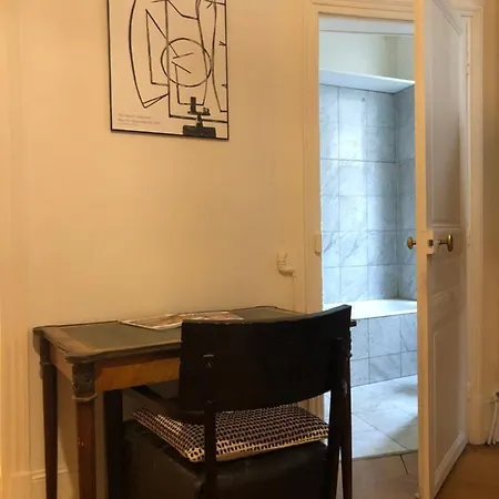 Cosy 2 50m2 Parisian Classic Flat - Passy, 16th Arrondissement, Near Eiffel Tower Apartment Paris