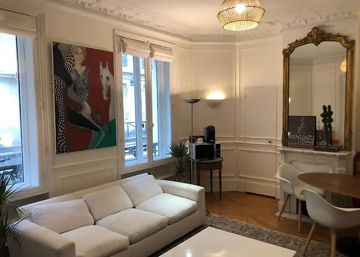 아파트 Cosy 2 50m2 Parisian Classic Flat - Passy, 16th Arrondissement, Near Eiffel Tower