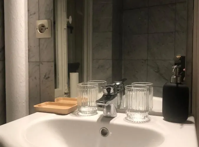 Cosy 2 50m2 Parisian Classic Flat - Passy, 16th Arrondissement, Near Eiffel Tower 아파트