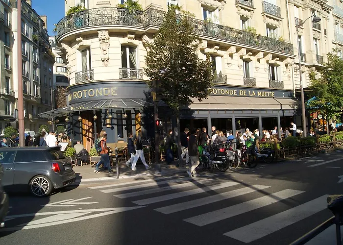 Cosy 2 50m2 Parisian Classic Flat - Passy, 16th Arrondissement, Near Eiffel Tower