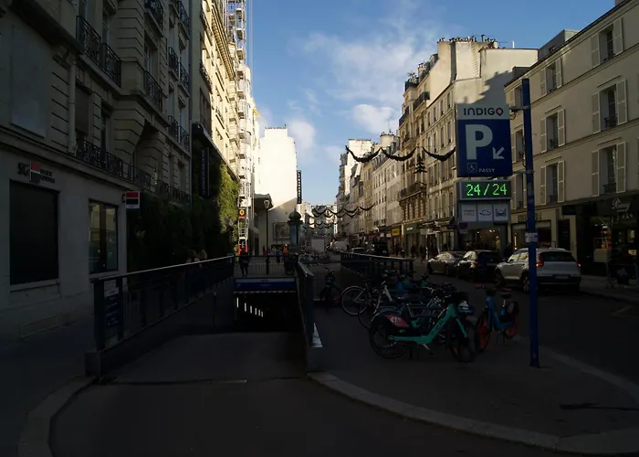 Cosy 2 50m2 Parisian Classic Flat - Passy, 16th Arrondissement, Near Eiffel Tower 아파트