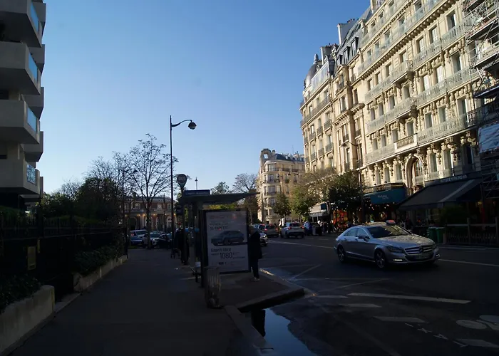 아파트 Cosy 2 50m2 Parisian Classic Flat - Passy, 16th Arrondissement, Near Eiffel Tower